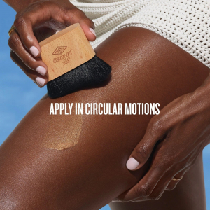 Кисть для нанесения масла для тела Sol de Janeiro Glowmotions Body Brush